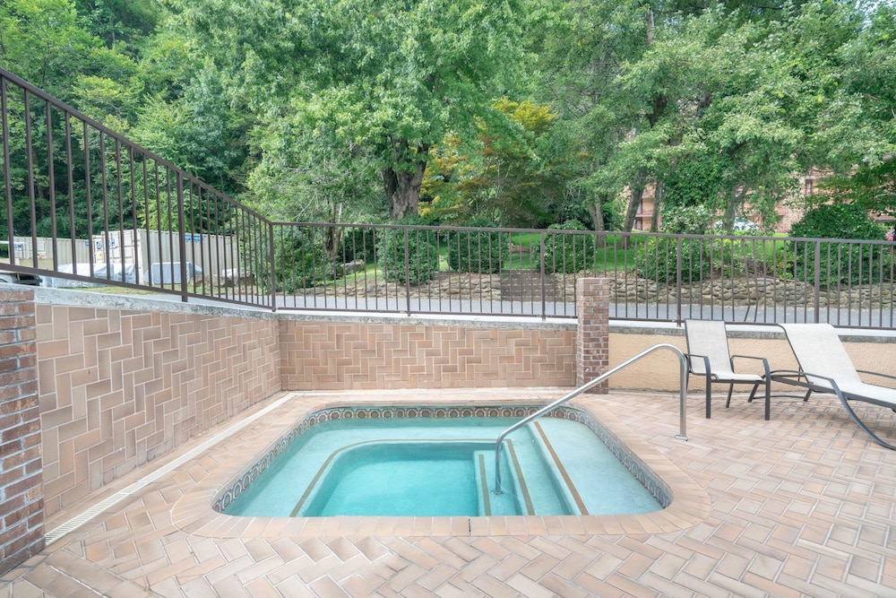 Gatlinburg River Inn - photo 34