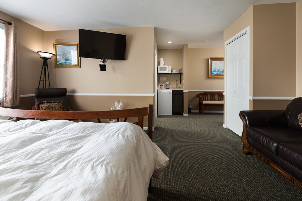 Old Harbor Inn - photo 121