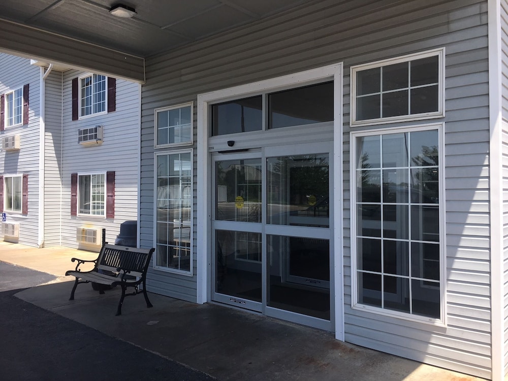 Super 8 by Wyndham Neosho - photo 45