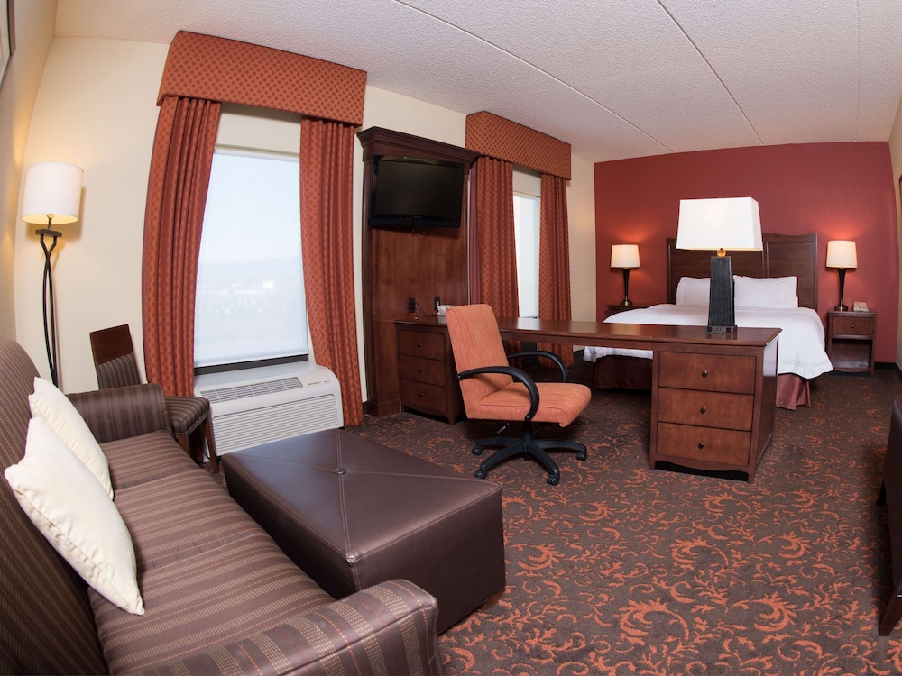 Hampton Inn & Suites Woodstock VA - photo 23