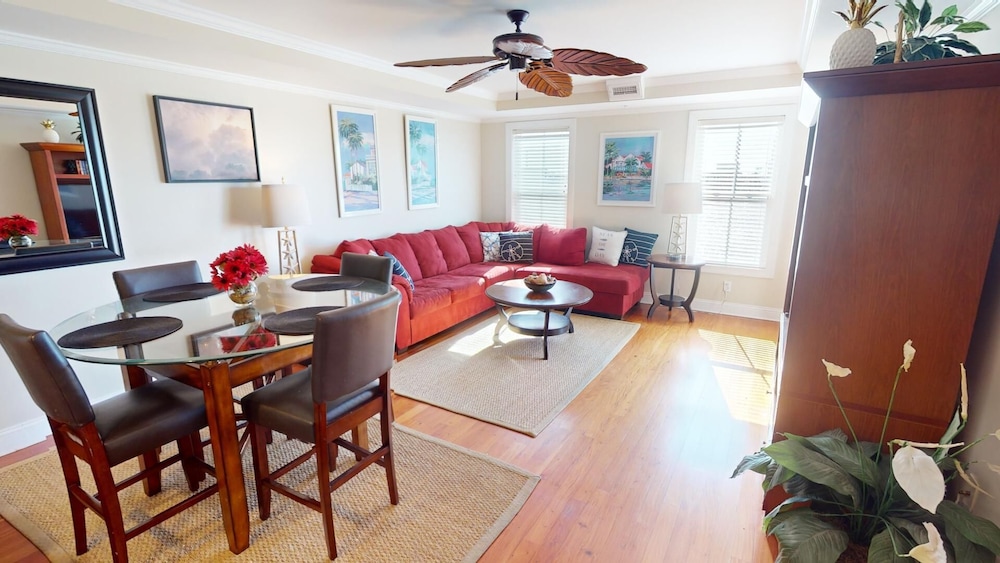Pelican Landing 302 by Tybee Vacation Rentals — 4-Star Luxury Hotel in Tybee Island, United States