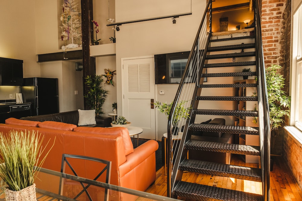 Crashpad On Main Street - photo 7