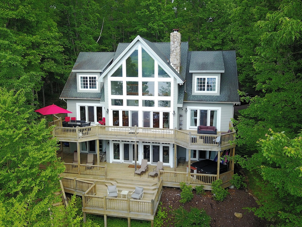 Friday’s Escape in Mchenry, United States