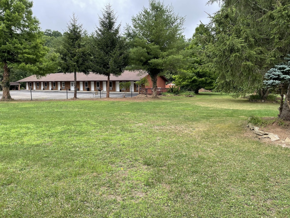 Pine Valley Motel - photo 26