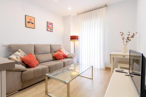 Charming 2 Bedroom Apartment Triana Bridge By Oui Seville — 4-Star Luxury Hotel in Sevilla, Spain