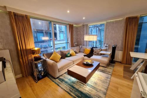 Stylish and Modern 1 Bedroom Apartment in Farringdon — 4-Star Luxury Hotel in London, United Kingdom