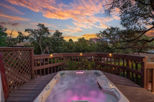 Large Spanish Villa Hot tub Pool Gym Game Room — 4-Star Luxury Hotel in Sedona, United States