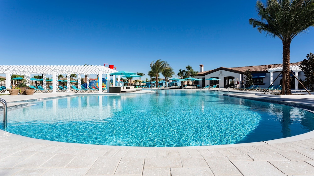 Family friendly Oasis With Game Room & Pool - photo 36