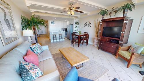 Ocean Song 323 by Tybee Beach Vacation Rentals — 4-Star Luxury Hotel in Tybee Island, United States