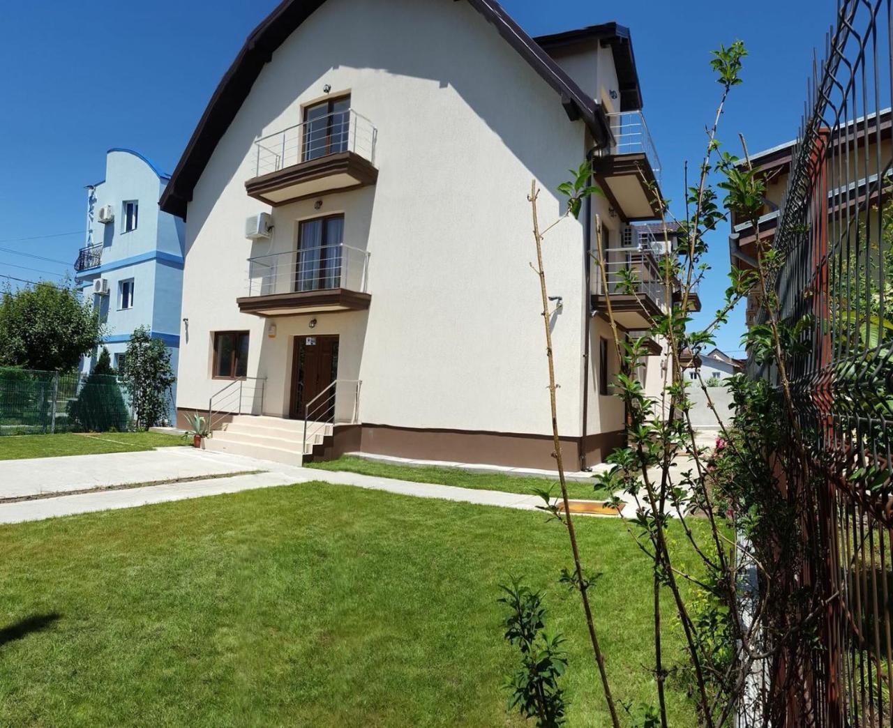 Elegance — hotel in Costinesti