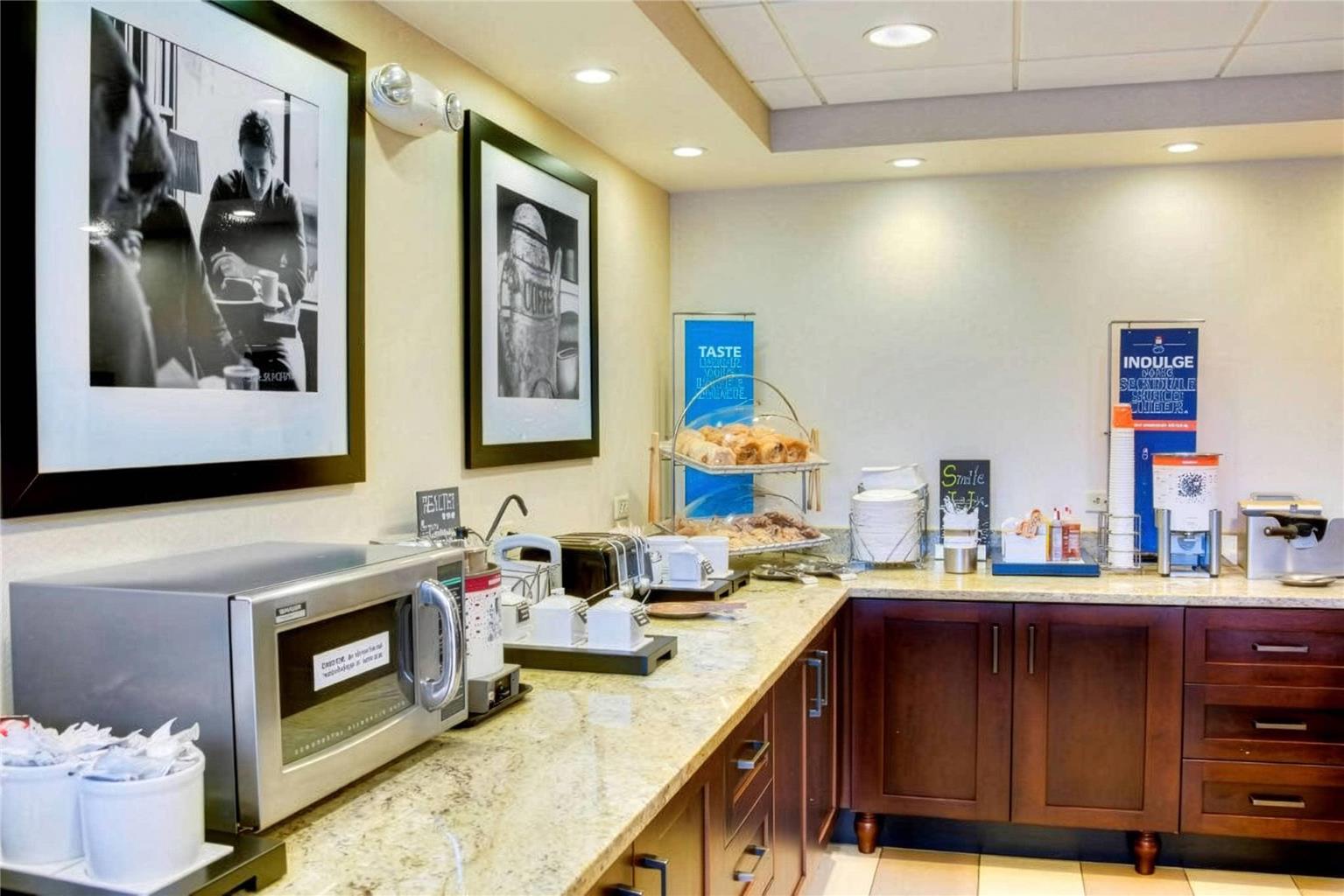 Pittsburgh Airport Inn and Suites - photo 19