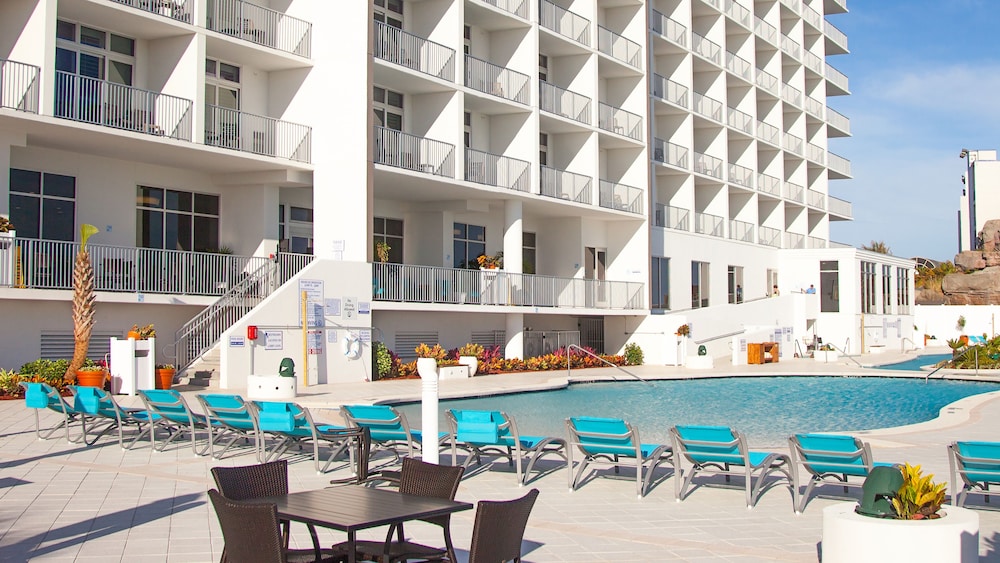 Holiday Inn Express & Suites Panama City Beach Beachfront by IHG - photo 43