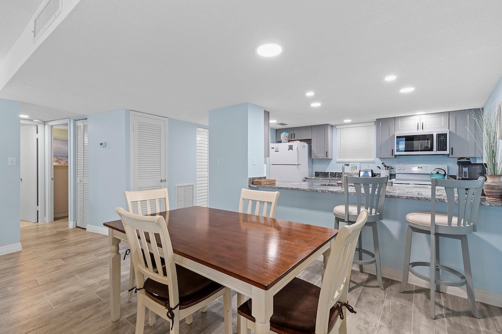 Coronado Towers 703 - photo 25