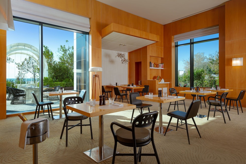 מזון ומשקאות