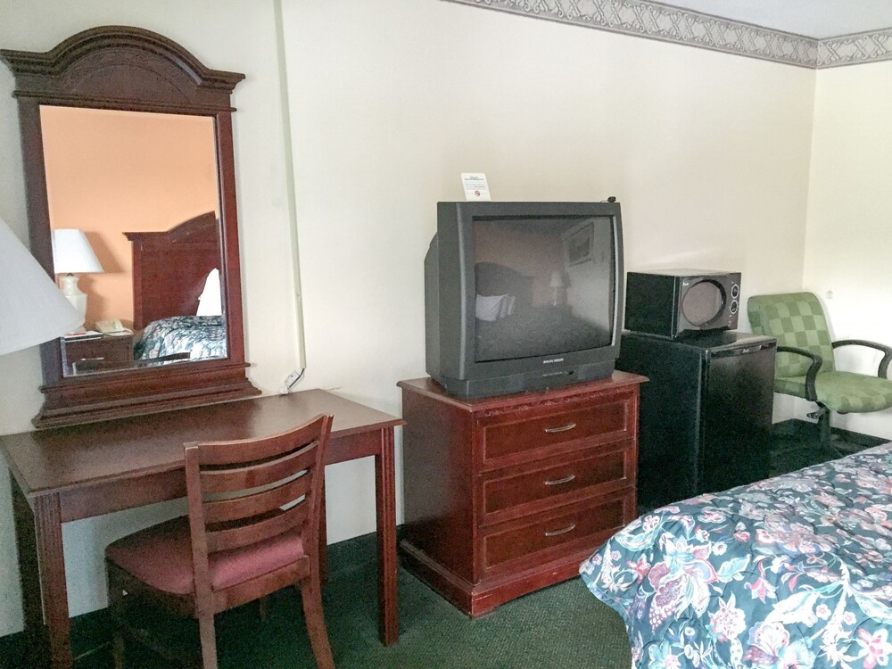 Motel 6 Calera - photo 11