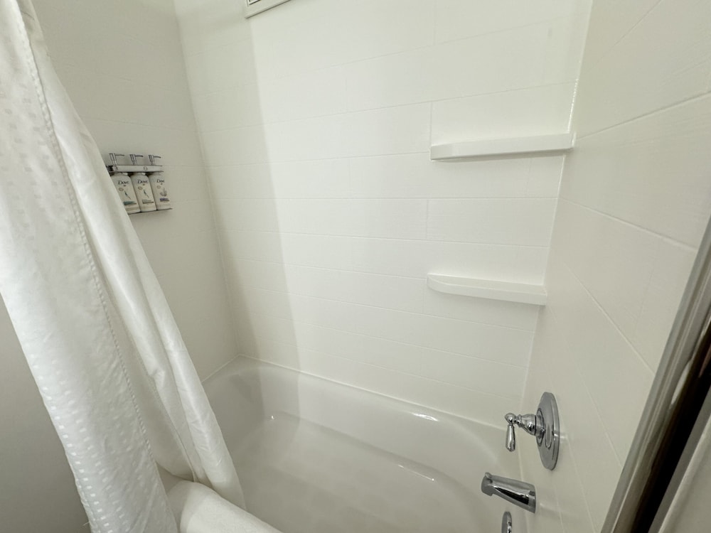 Holiday Inn Express Hotel & Suites St. Paul Woodbury by IHG - photo 50