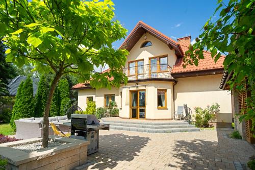 Dom Wakacyjny pod Warszawą z Ogrodem i Grillem — hotel in Kobylka