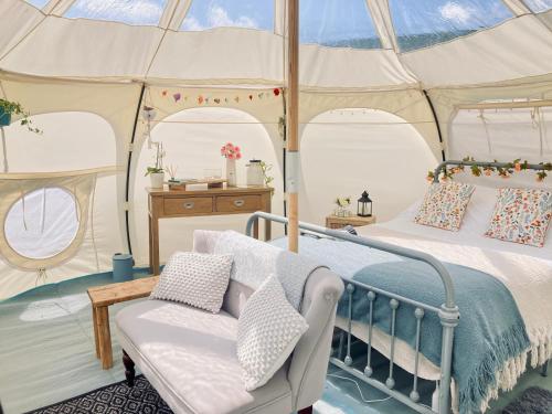 Luxury Stargazing Glamping Seren Hardd With Hot Tub — Llanidloes