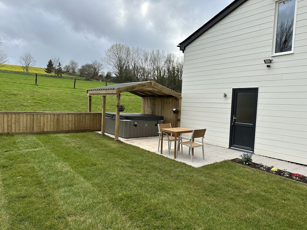 Springwell Lodge — 4-Star Luxury Hotel in Exeter, United Kingdom