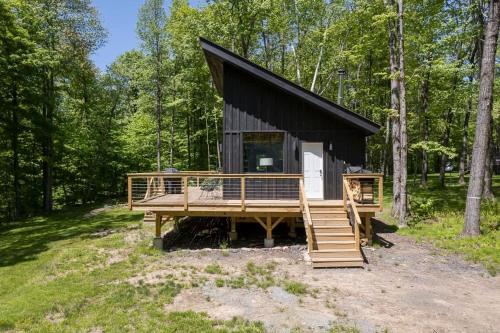 Modern Rustic Tiny Home in the Catskills — 4-Star Luxury Hotel in Roscoe, United States