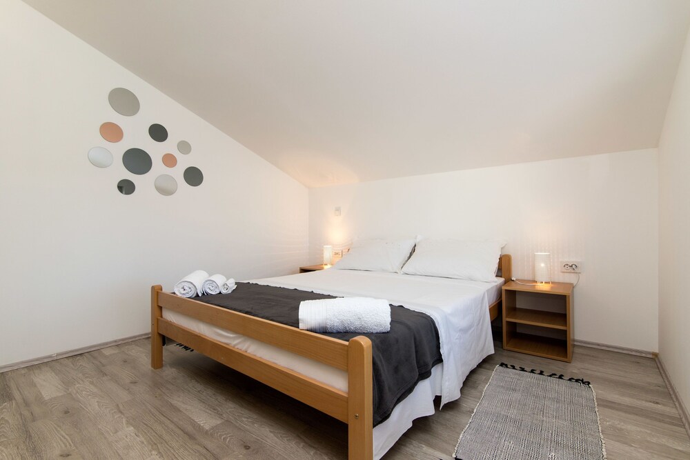 Apartment Loro — 4-Star Luxury Hotel in Ploce, Croatia