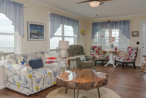The Beach Fact Oar by Oak Island Accommodations - photo 20
