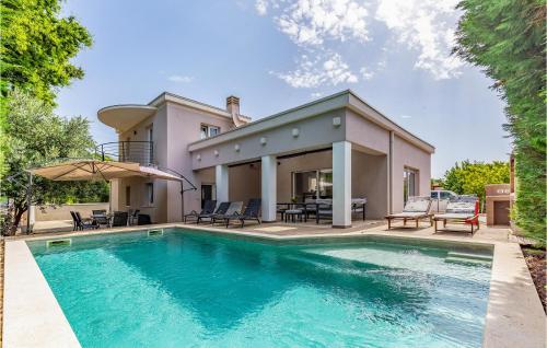 Gorgeous Home In Sisan With Kitchen — 4-Star Luxury Hotel in Liznjan, Croatia