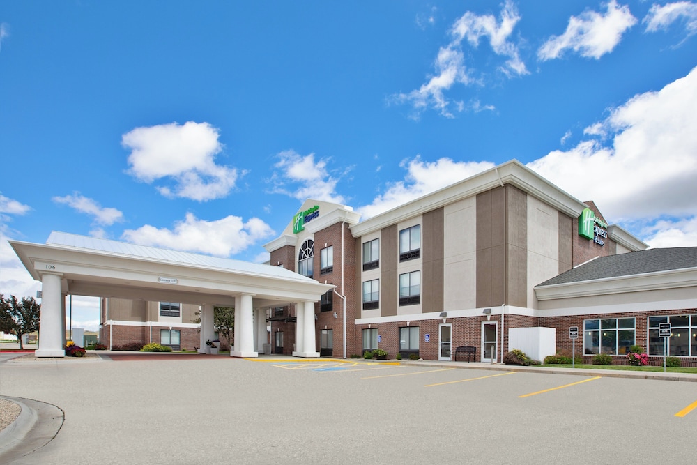 Holiday Inn Express & Suites Buffalo by IHG - photo 50