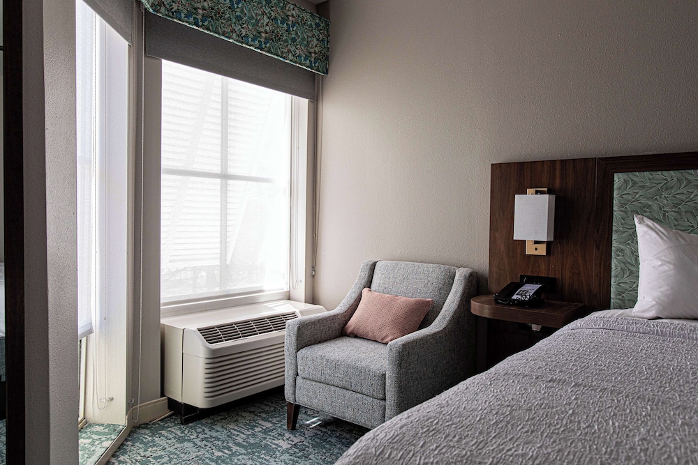 Hampton Inn & Suites Charleston West Ashley - photo 11