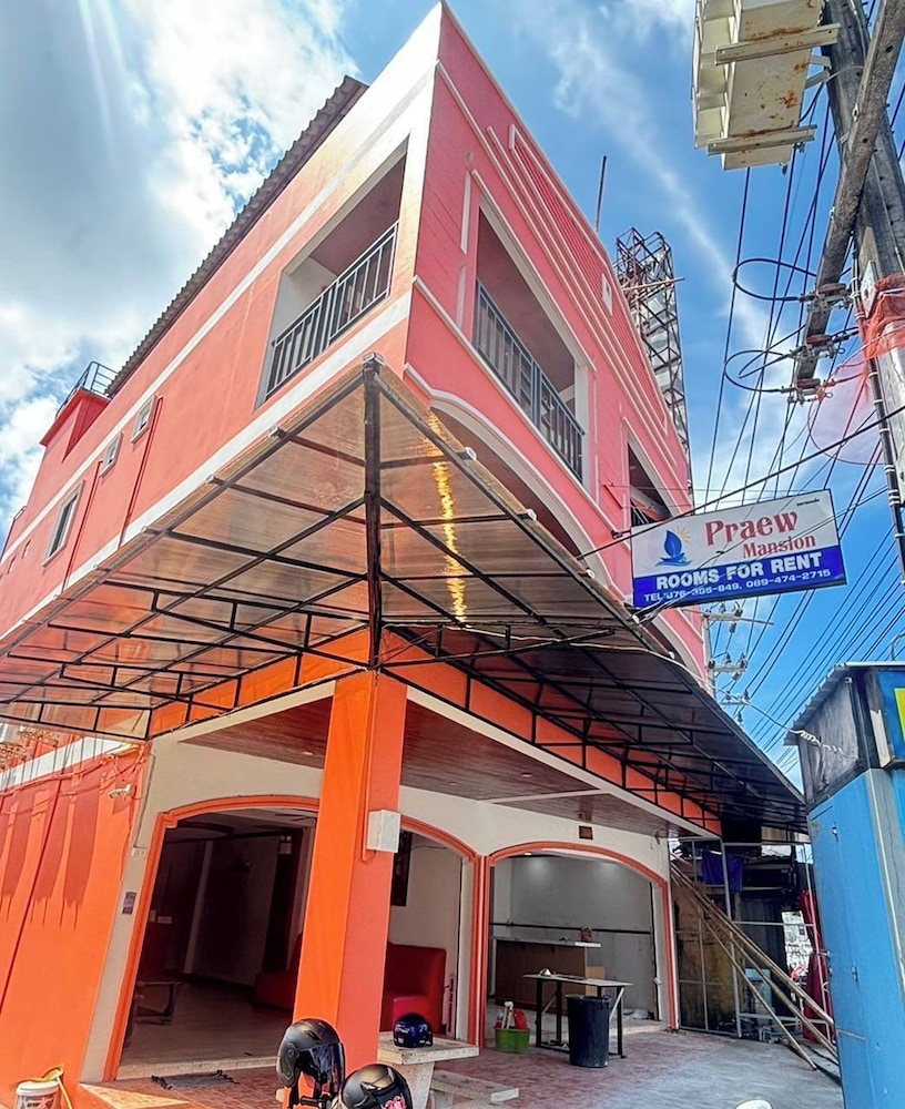 Praew Mansion - carbon neutral hotel in Phuket