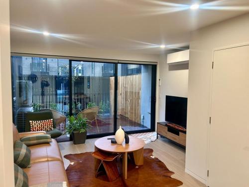 Two Units 4 Bedrooms 4 Bathrooms — 4-Star Luxury Hotel in Christchurch, New Zealand