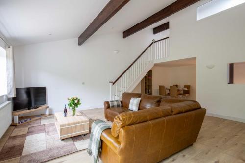 Ascot Cottage — 4-Star Luxury Hotel in Cirencester, United Kingdom