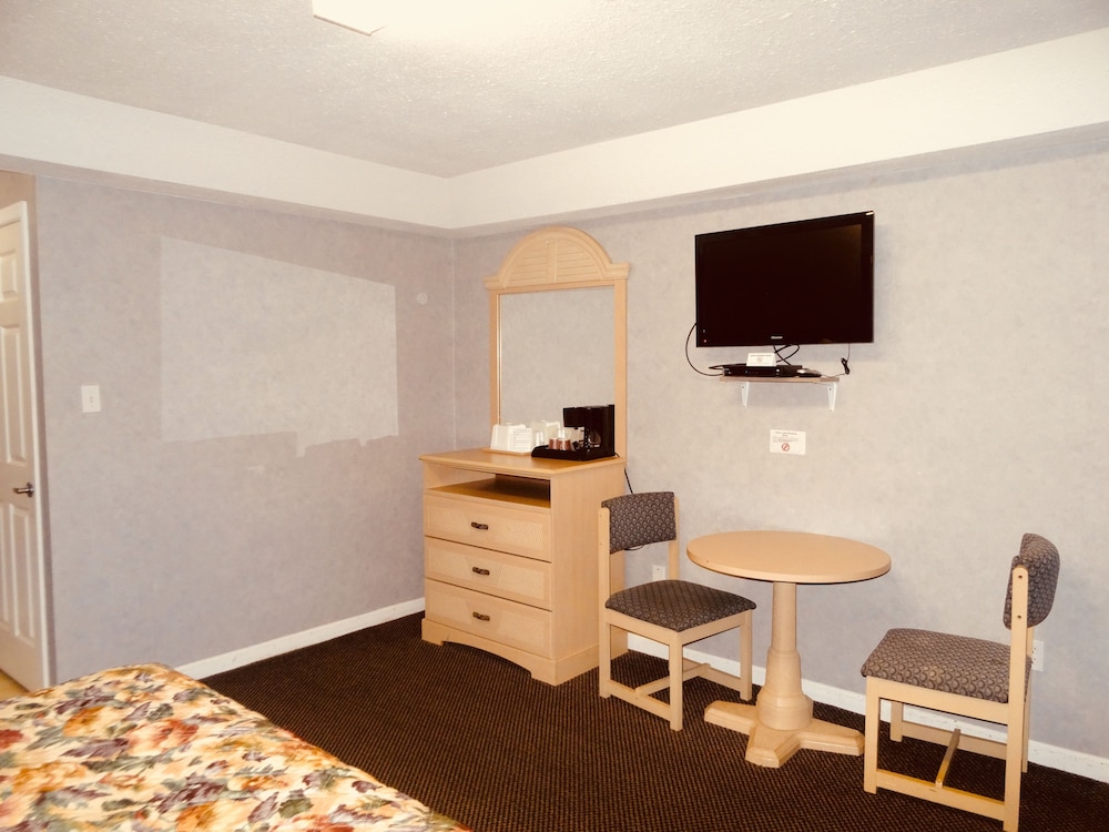 Village Inn and Suites - photo 8