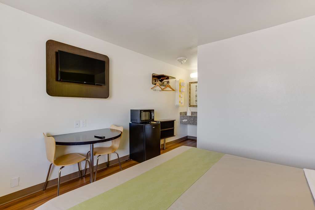 Motel 6 El Paso TX West - photo 20