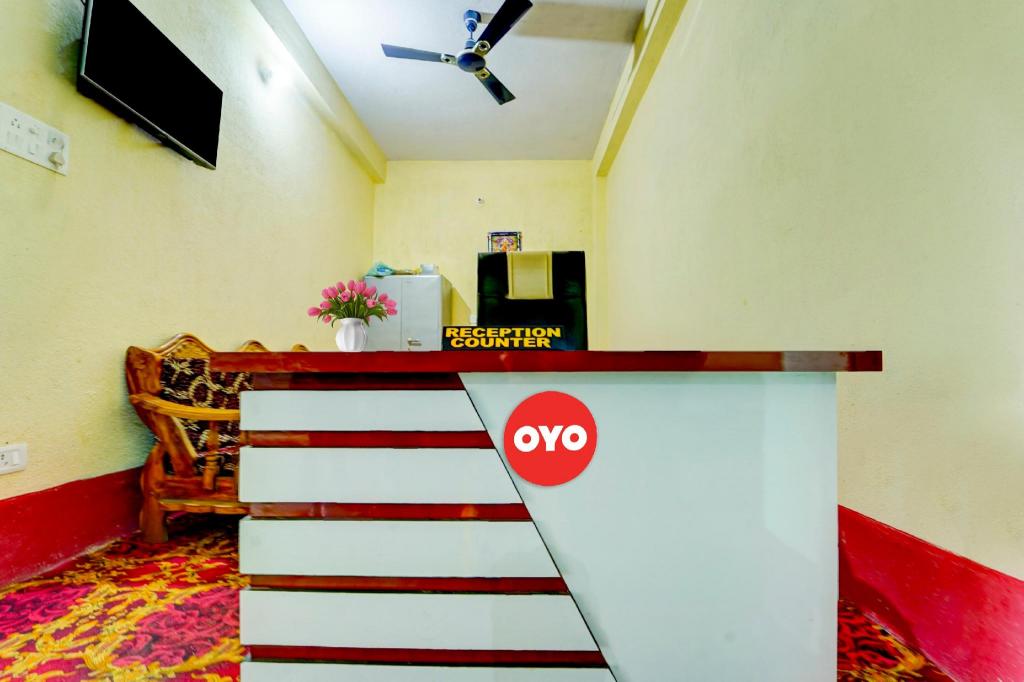 OYO Flagship Laxmi Marriage Hall Restaurant And Guest House — 4-Star Luxury Hotel in Varanasi, India