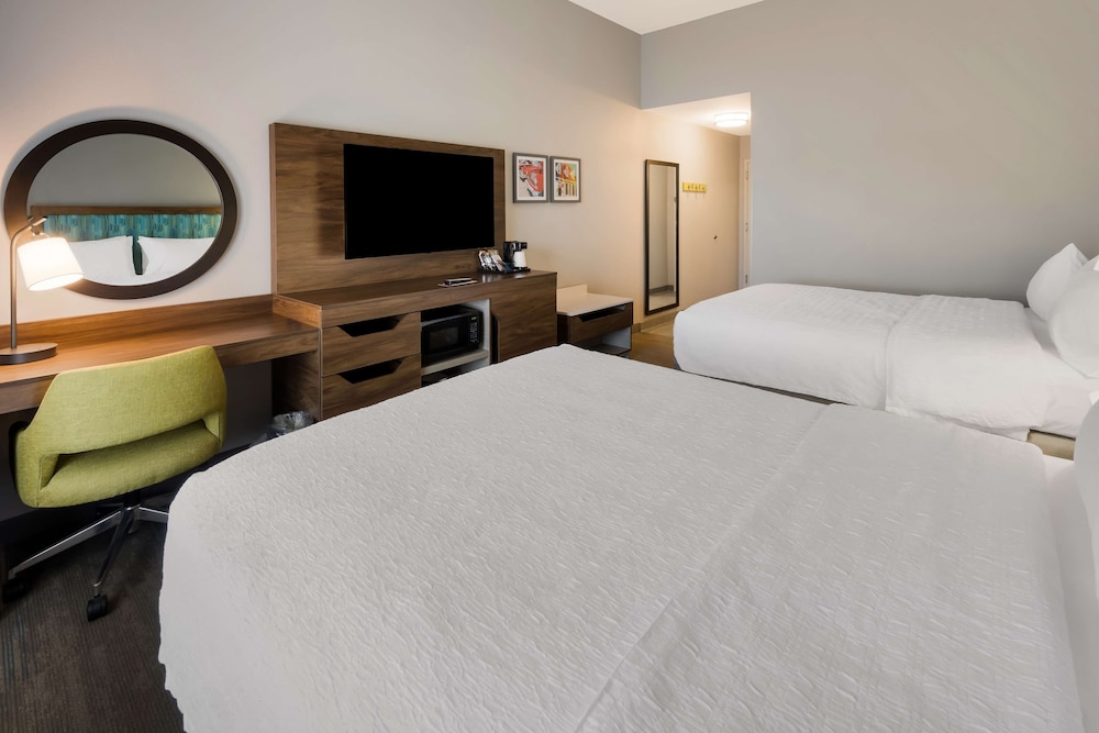 Hampton Inn & Suites Fredericksburg at Celebrate Virginia - photo 23