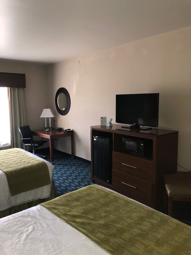 Country View Inn & Suites - photo 15