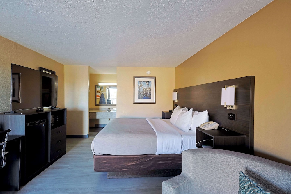 Quality Inn Kennedy Space Center - photo 38
