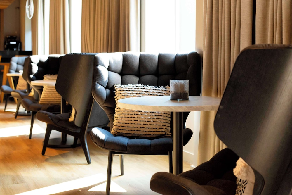 The Lloyd Stamford Tapestry Collection by Hilton - photo 29