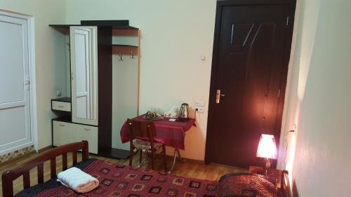 Gis Guest House