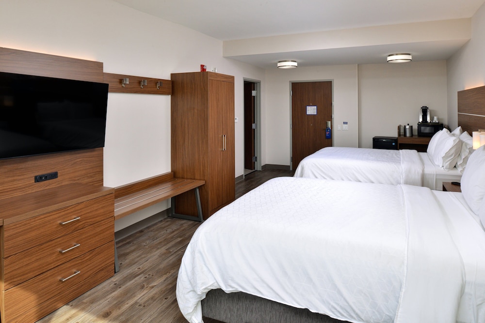 Holiday Inn Express Orlando South Park by IHG - photo 37