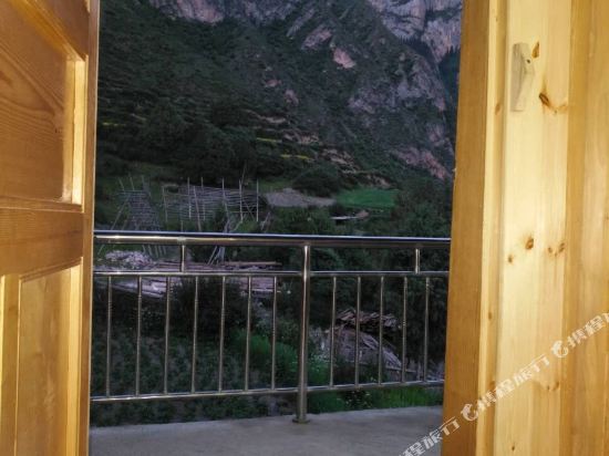 Zangjia Youth Hotel in Dianga, People's Republic of China