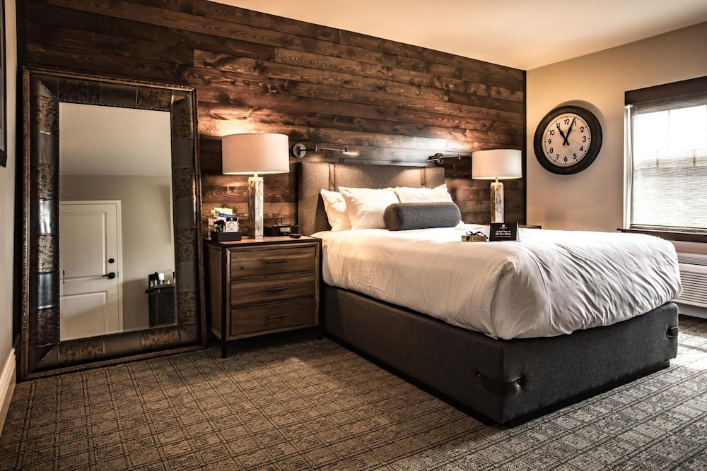 Ironworks Hotel - photo 11