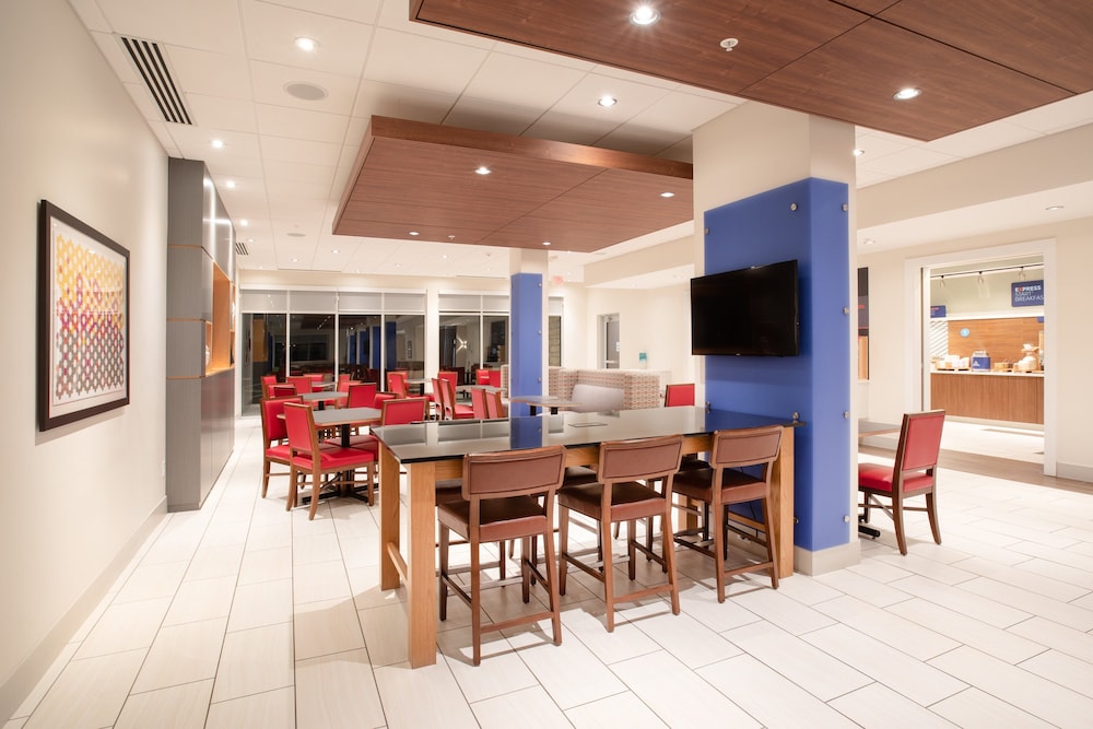 Holiday Inn Express & Suites Sterling by IHG - photo 20
