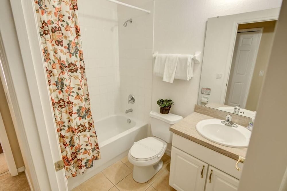 Hibiscus Haven - photo 15