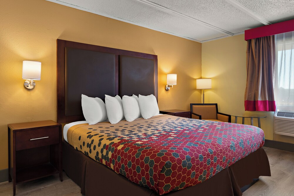 Kings House Motor Hotel a Dazzler Select by Wyndham - photo 11