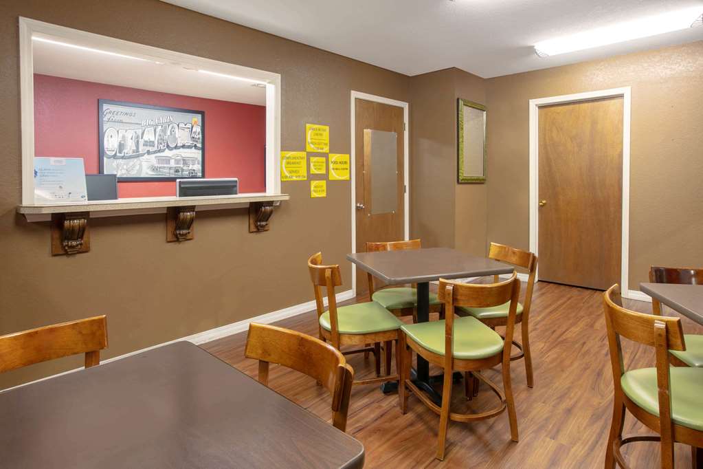 Super 8 by Wyndham Big Cabin Vinita Area - photo 8
