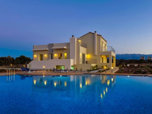 Cretan View Apartments with sea view — 4-Star Luxury Hotel in Stavros, Greece