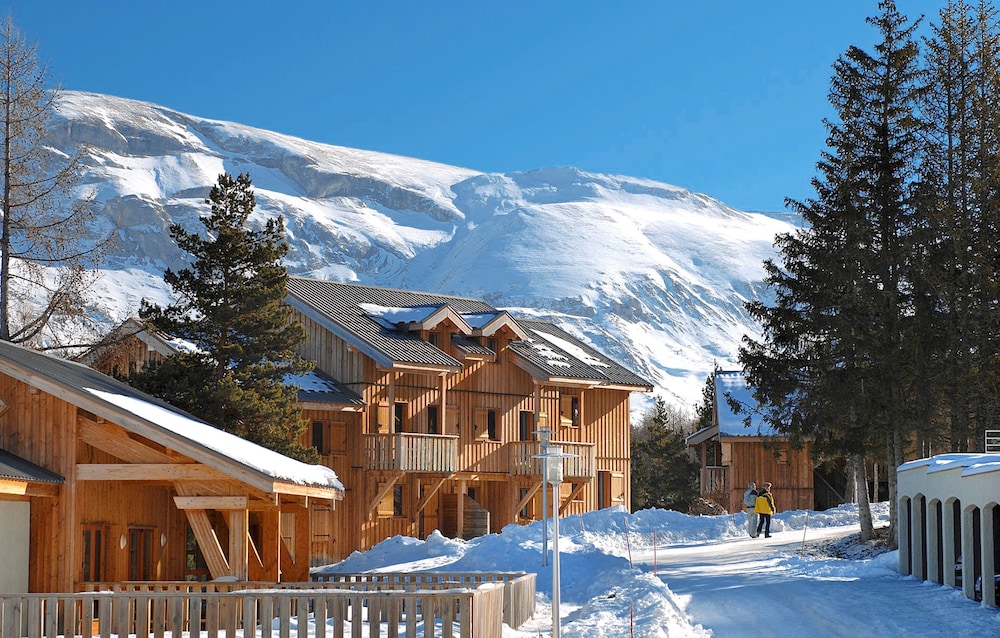 Résidence Odalys L'Orée des Pistes — 4-Star Luxury Hotel in Briancon, France