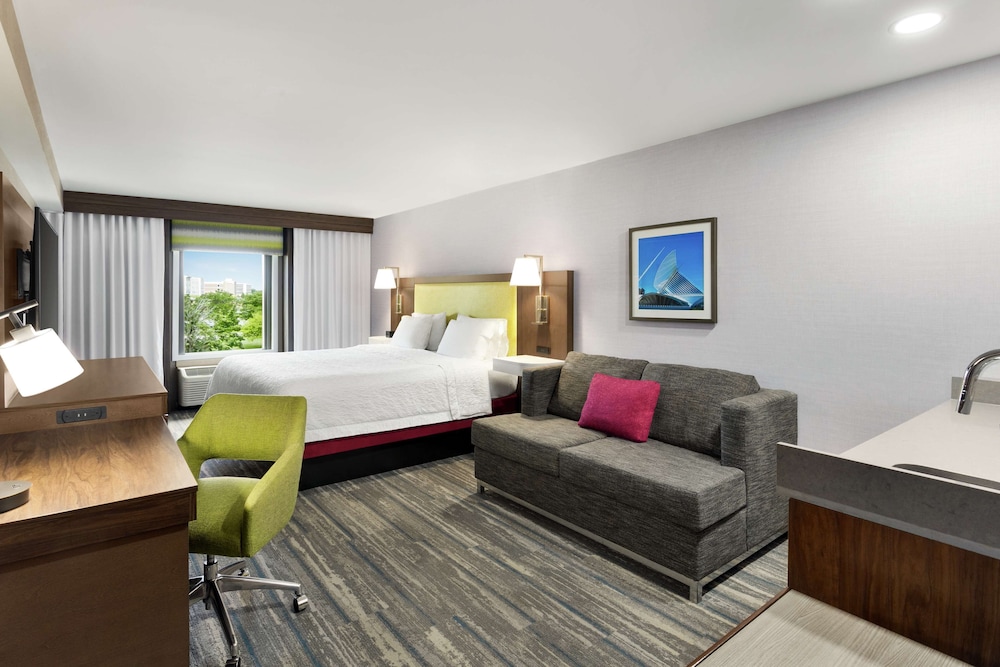 Hampton Inn Milwaukee Brookfield - photo 13